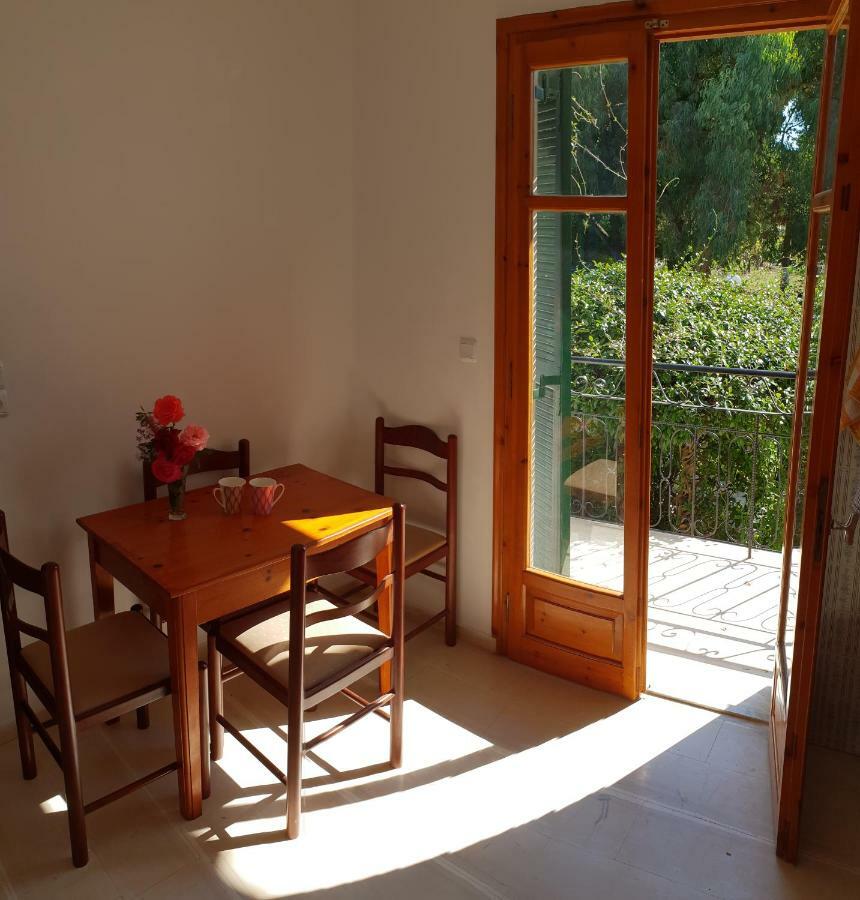 Kostas' Garden Apartment Roda  Bagian luar foto