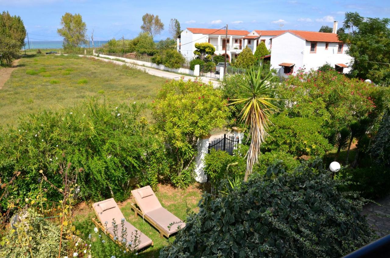 Kostas' Garden Apartment Roda  Bagian luar foto