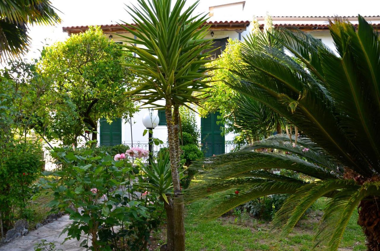 Kostas' Garden Apartment Roda  Bagian luar foto