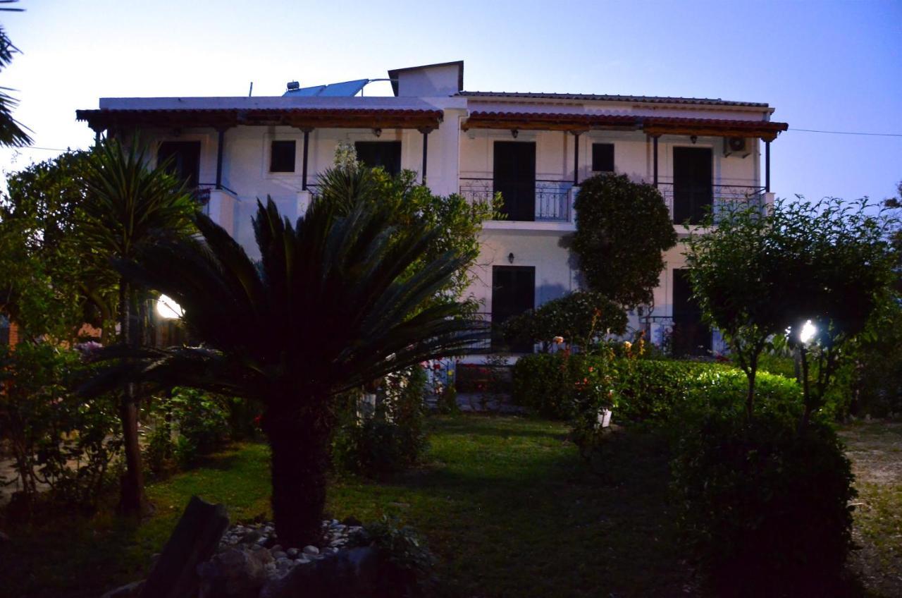 Kostas' Garden Apartment Roda  Bagian luar foto